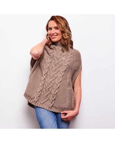 Poncho Simone - Kit de Tricot en laine Wooly Mérinos Pelote de 50 gr.
Niveau avancé.
Avec le poncho Simone, le rêve de glisser