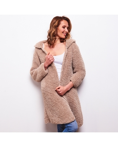 Manteau Sandra - Kit de Tricot en laine Wooly Doux Pelote de 100 gr.
Niveau intermédiaire
Vous n’aurez jamais porté un manteau