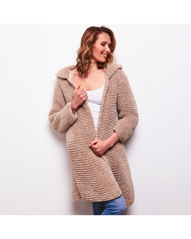Manteau Sandra - Kit de Tricot en laine Wooly Doux Pelote de 100 gr.
Niveau intermédiaire
Vous n’aurez jamais porté un manteau