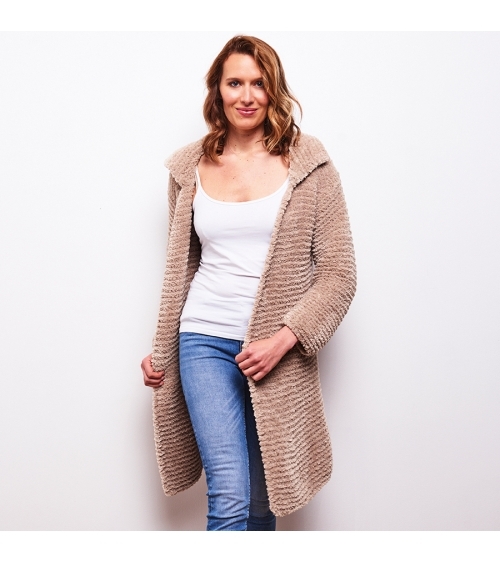 Manteau Sandra - Kit de Tricot en laine Wooly Doux Pelote de 100 gr.
Niveau intermédiaire
Vous n’aurez jamais porté un manteau