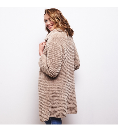 Manteau Sandra - Kit de Tricot en laine Wooly Doux Pelote de 100 gr.
Niveau intermédiaire
Vous n’aurez jamais porté un manteau