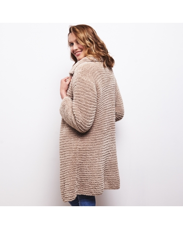 Manteau Sandra - Kit de Tricot en laine Wooly Doux Pelote de 100 gr.
Niveau intermédiaire
Vous n’aurez jamais porté un manteau