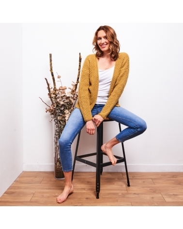 Lou Cardigan - Kit de Tricot en Wooly Mérinos Pelotes de 50gr
Niveau débutant
Le cardigan fait son grand retour !
Ce vêtement