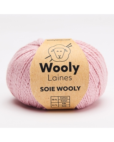 Pull Paola - Kit de Tricot en Soie Wooly Pelote de 50gr
Niveau intermédiaire.

Le pull Paola est parfait pour la mi-saison et