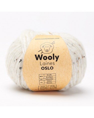 PELOTE DE LAINE OSLO Pelote de 50gr.
OSLO est une tricotine ronde grattée pour une douceur et une légèreté optimale. Le fil gon