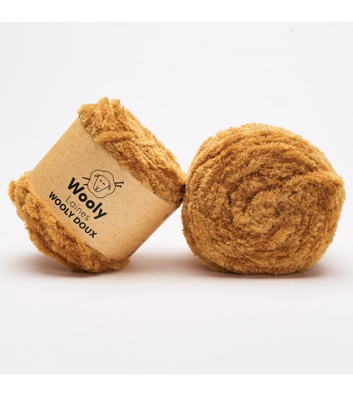 PELOTE DE LAINE WOOLY DOUX Pelote de 100 gr.
WOOLY DOUX est entièrement constituée de microfibres, elle apporte légèreté et rés