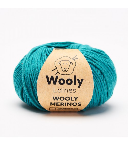 Gilet Raphaël – Kit de Tricot en laine Wooly Mérinos Pelotes de 50gr.
Niveau intermédiaire.
Une allure incroyable avec le Kit 